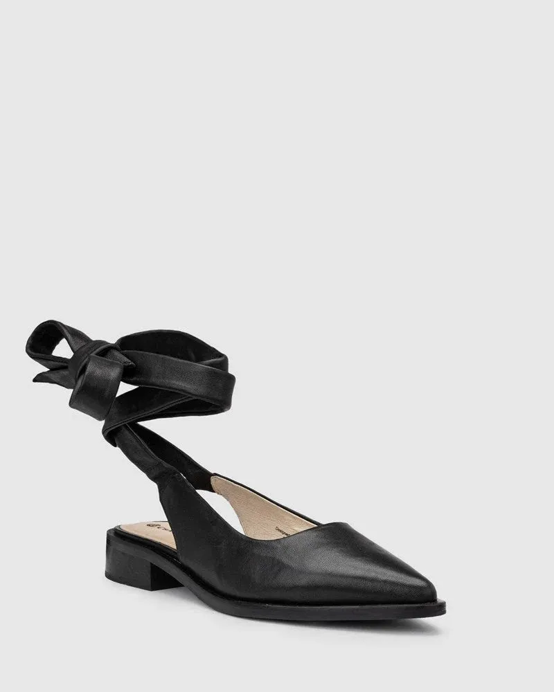 CHAOS & HARMONY (BN) Strappy Ivy leather flats! 38