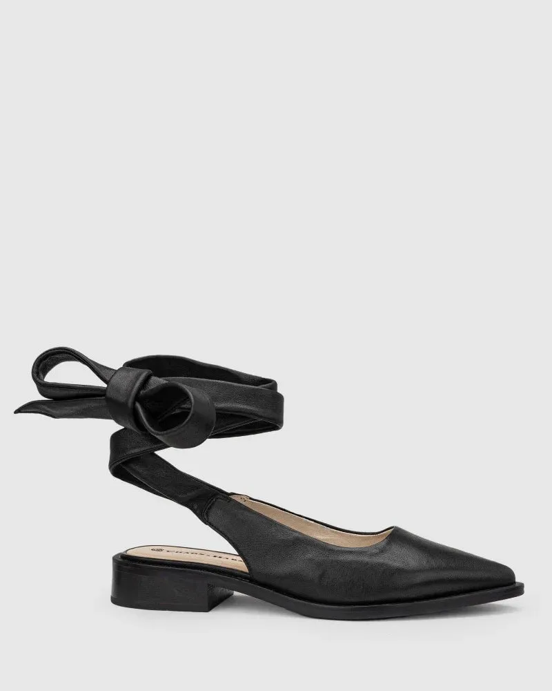 CHAOS & HARMONY (BN) Strappy Ivy leather flats! 38