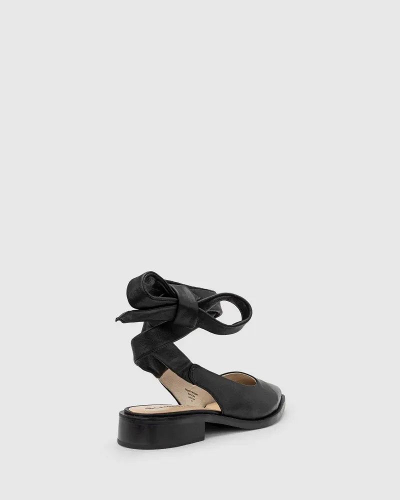 CHAOS & HARMONY (BN) Strappy Ivy leather flats! 38