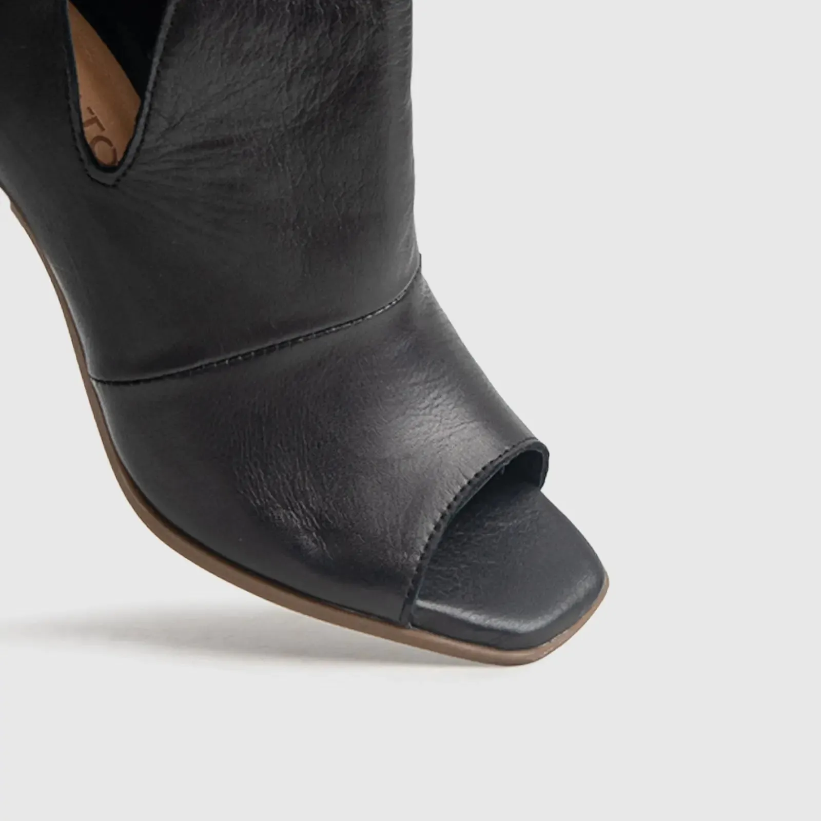 Comfort Block Heel Sandal 8331