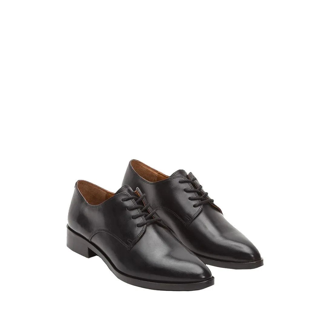 Frye Erica Oxford Dress Shoe in Black