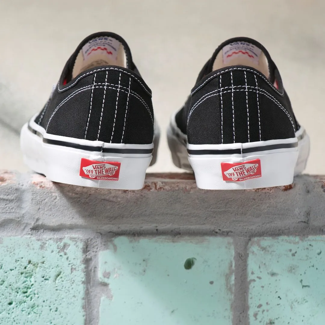 Skate Authentic - Black/White